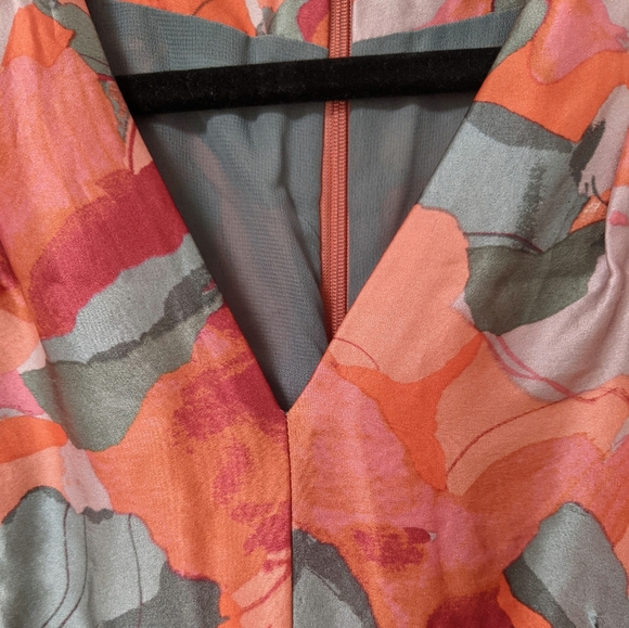 BANANA REPUBLIC Beautiful 100% Silk Dress - Picture 7 of 14